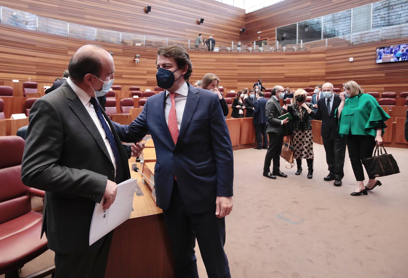 Fotos: El procurador del Común interviene en el pleno de las Cortes