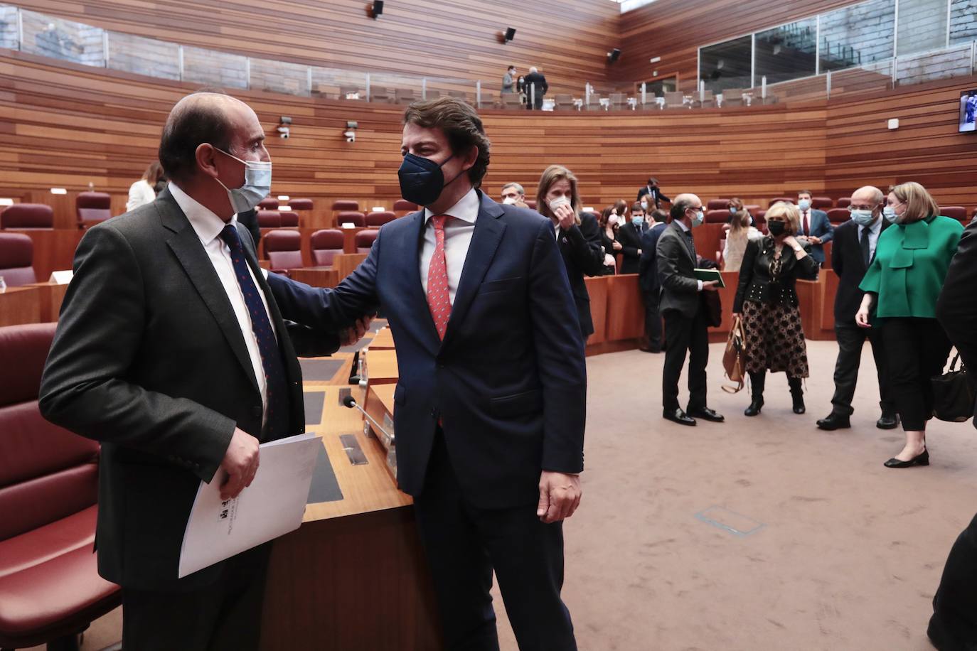 Fotos: El procurador del Común interviene en el pleno de las Cortes