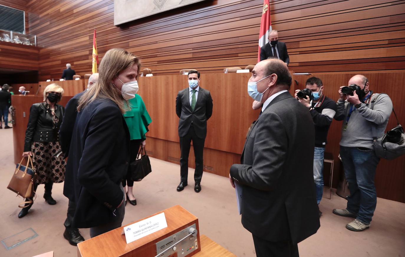 Fotos: El procurador del Común interviene en el pleno de las Cortes