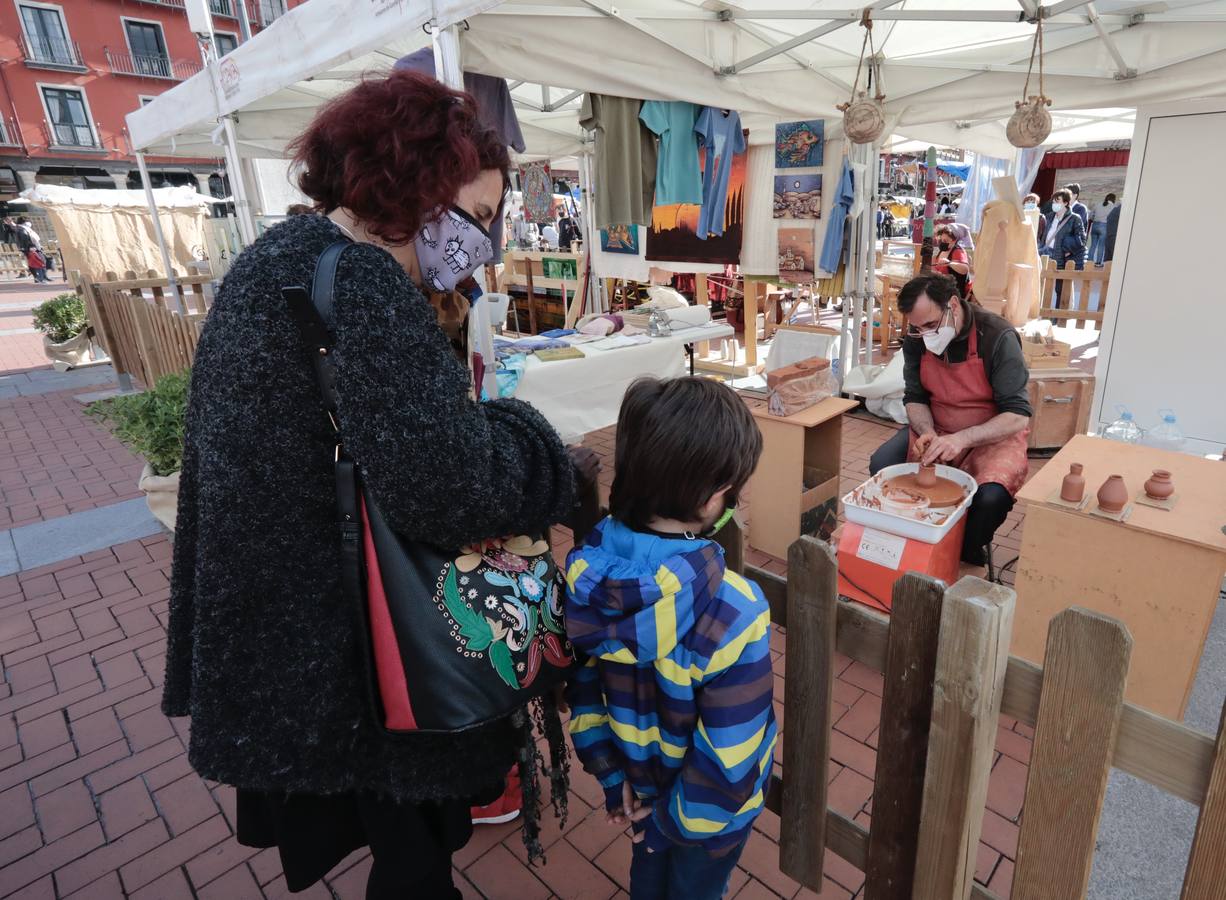 Fotos: El Mercado Castellano abre sus puertas en la Plaza Mayor de Valladolid