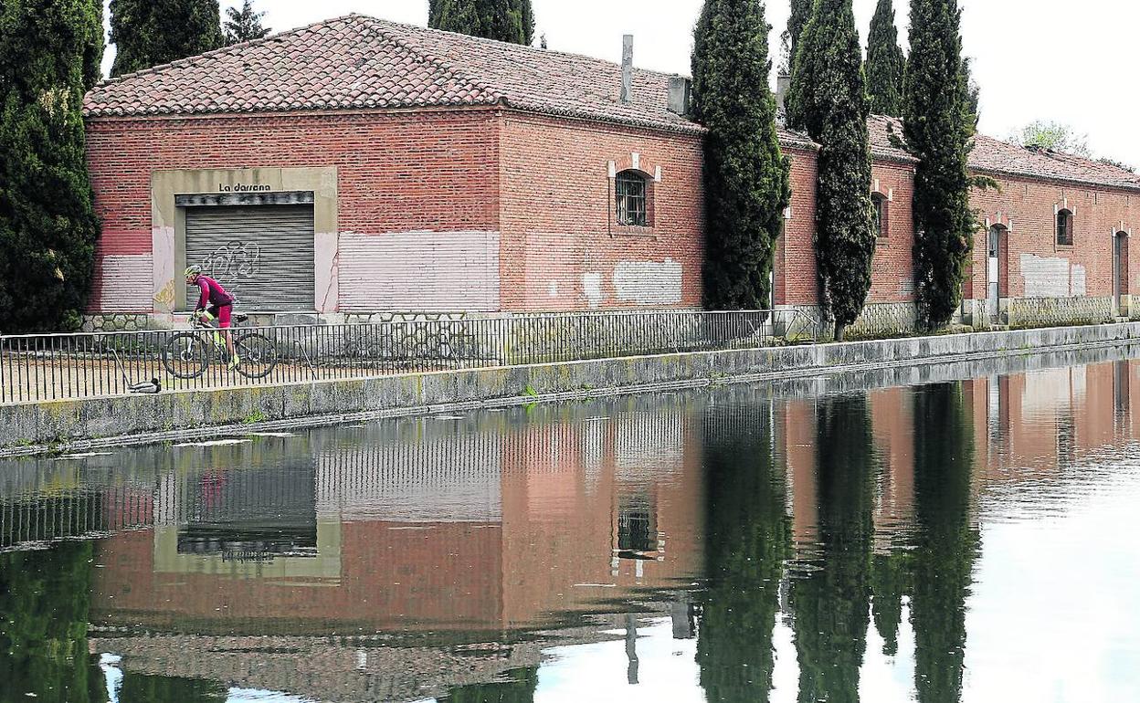 El Ayuntamiento pide ayuda a la CHD para sacar adelante el centro de ocio de la Dársena
