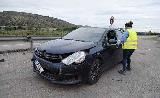 Accidente causado por un corzo en la Nacional 122 a la altura de Castrillo de Duero, hace unos días. 