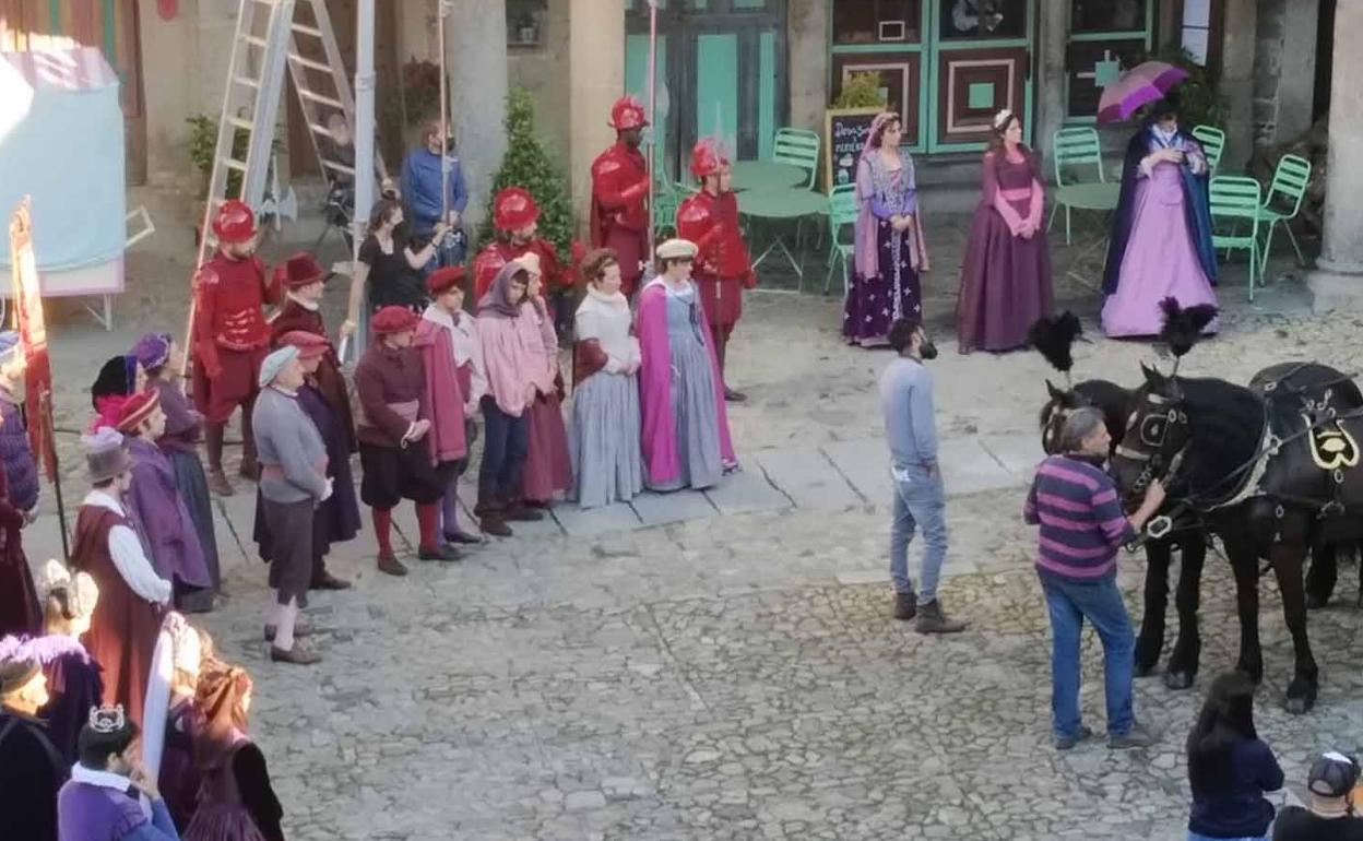 Preparándose para rodar una de las escenas del musical 'Érase una vez..., pero ya no' en La Alberca. 