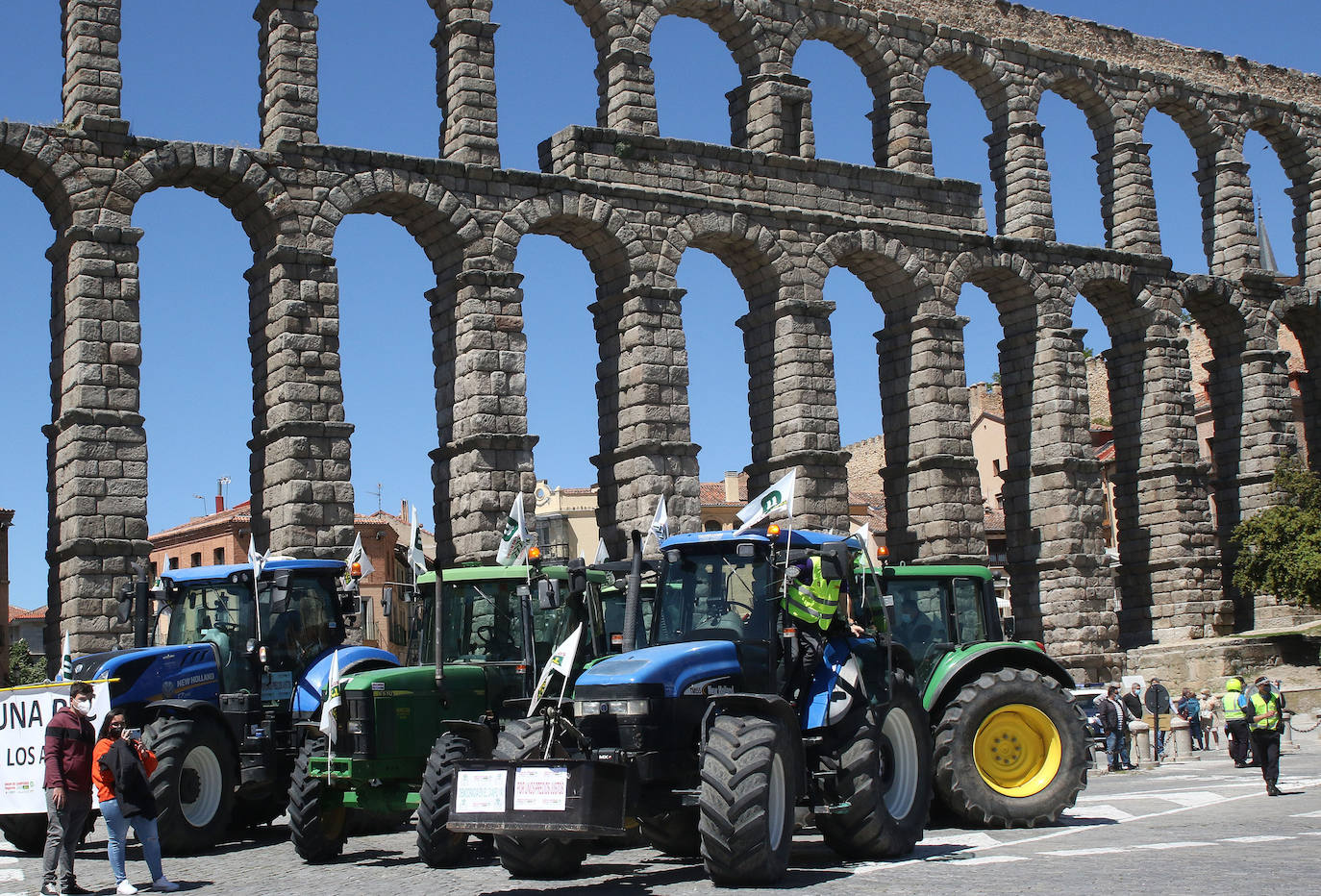 Tractorada por las calles de Segovia 