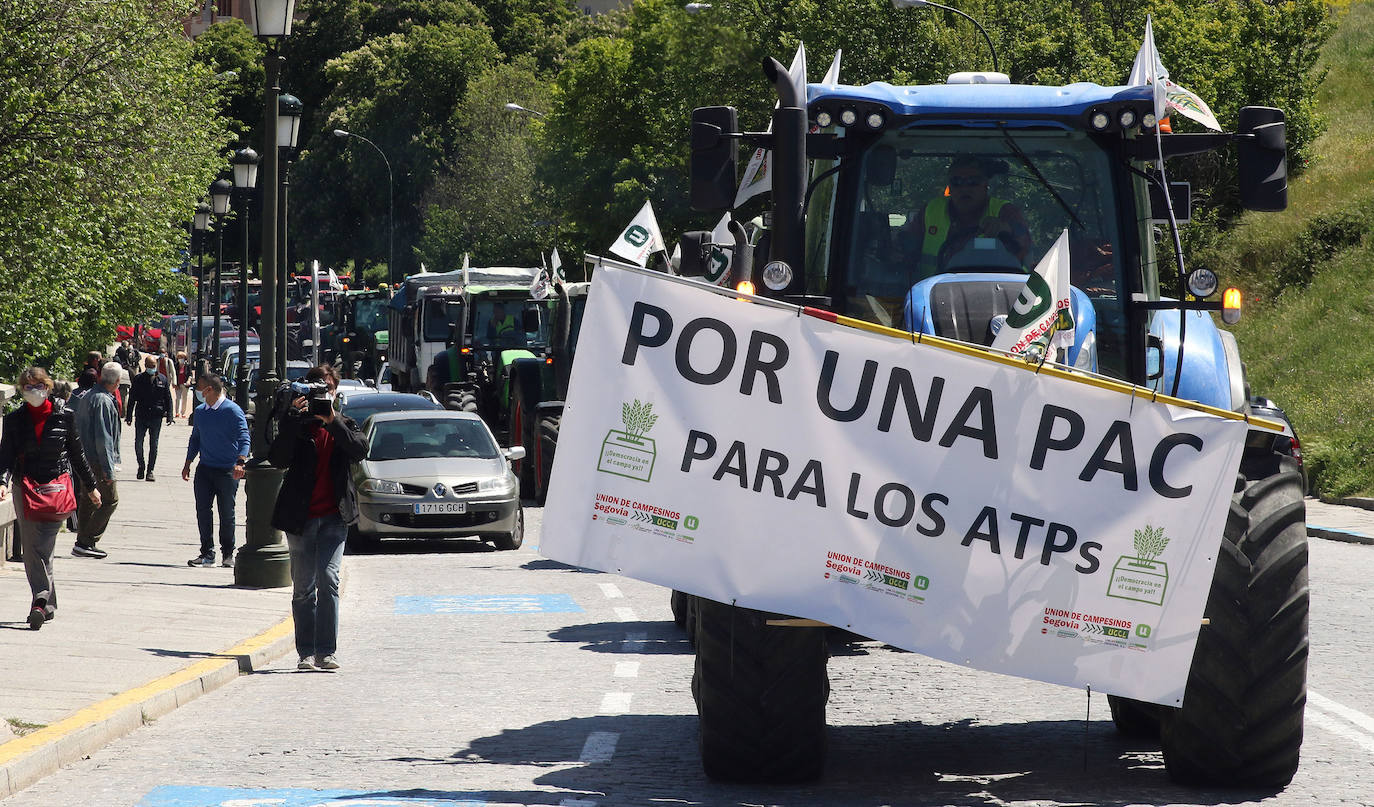 Tractorada por las calles de Segovia 