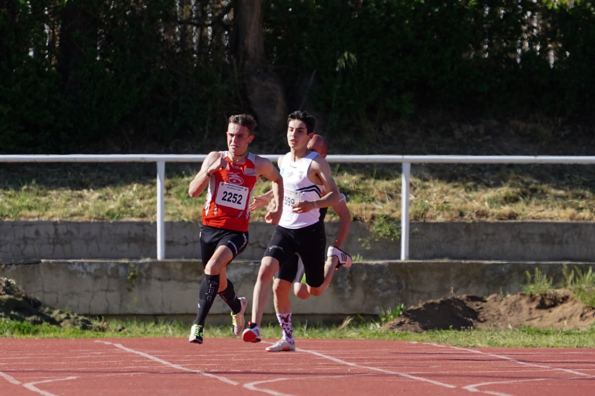 Jornada de atletismo en Las Pistas del Helmántico