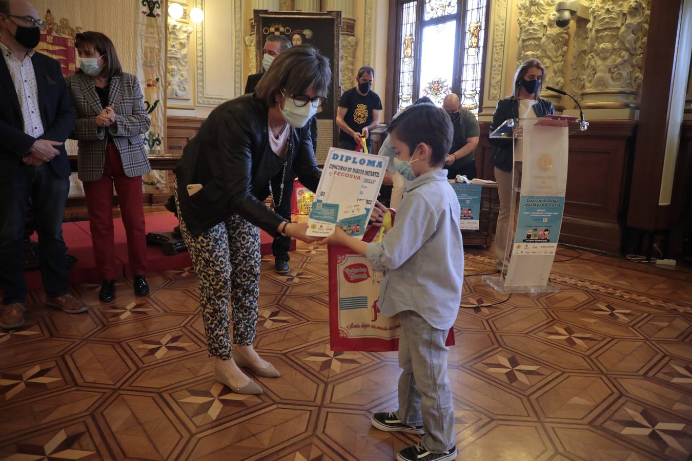 Fotos: Entrega de los premios de concurso de dibujo infantil &#039;Decora tu porta-mascarillas&#039;