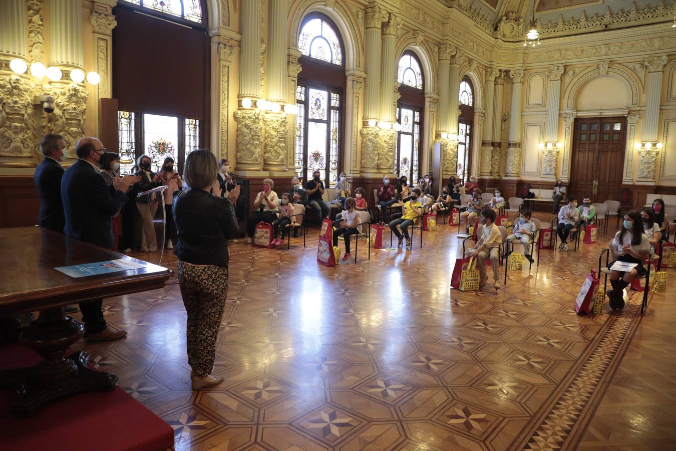 Fotos: Entrega de los premios de concurso de dibujo infantil &#039;Decora tu porta-mascarillas&#039;