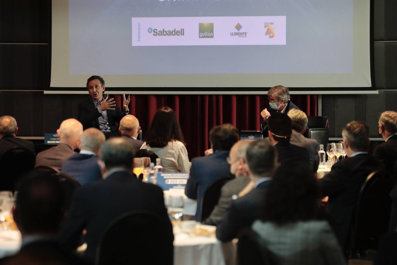 El exfutbolista, exentrenador y actual comentarista y empresario Jorge Valdano, en el Foro Económico de El Norte de Castilla.