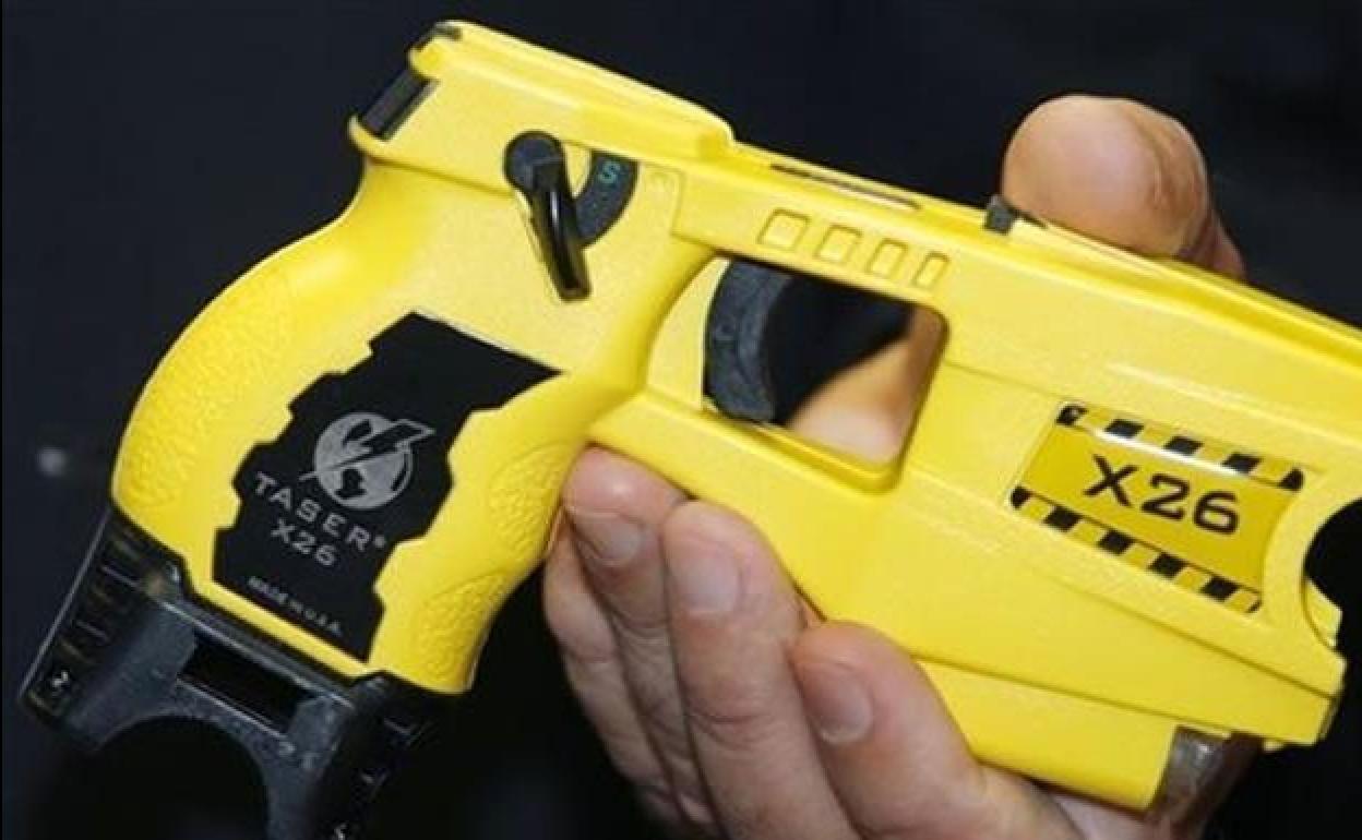 Pistola Taser.