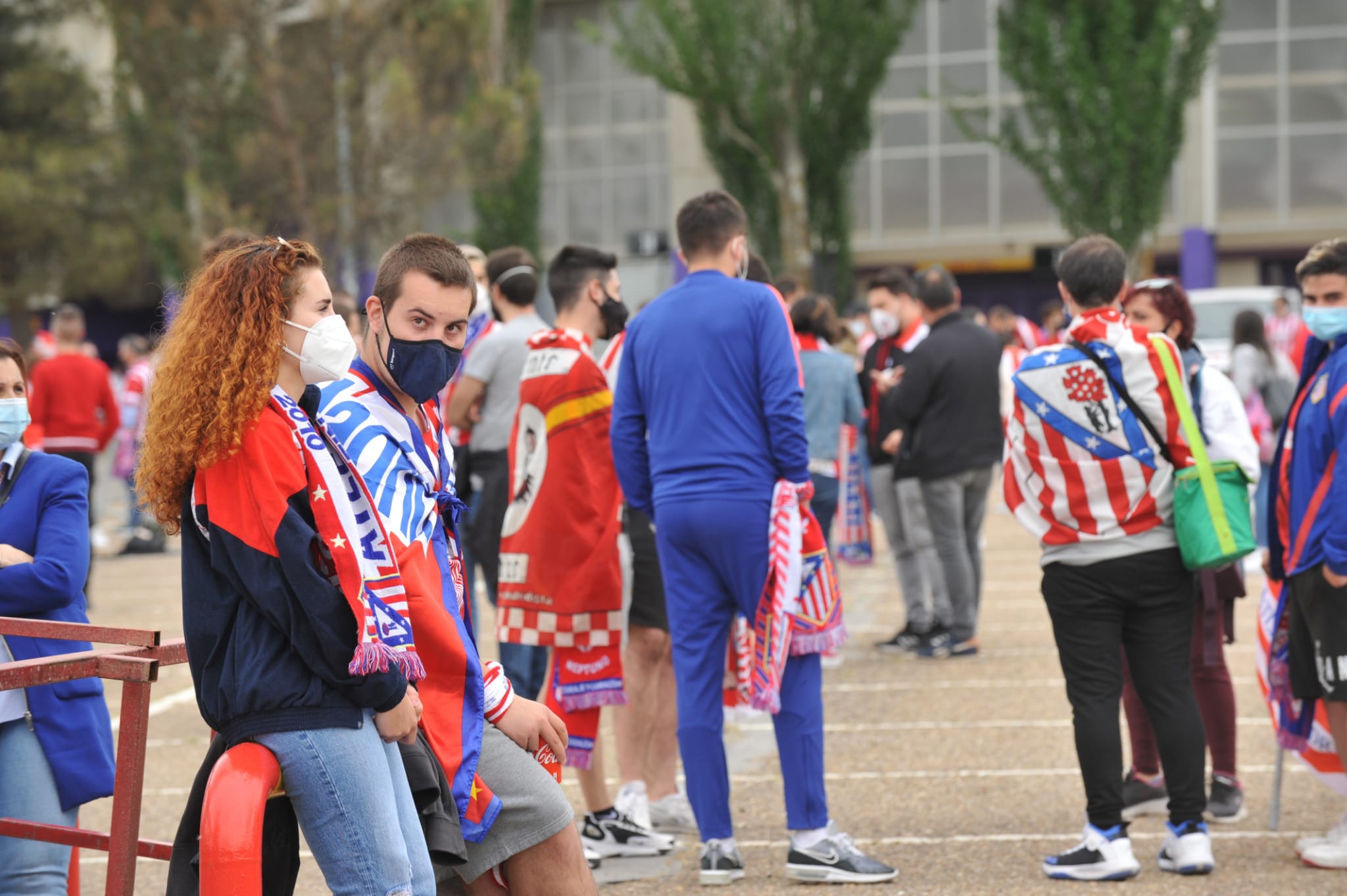 Fotos: La afición del Atlético de Madrid toma Valladolid