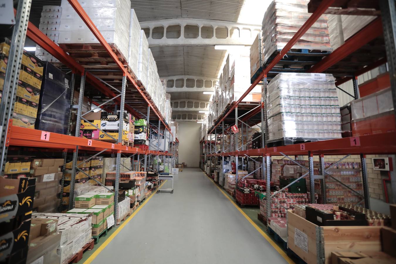 Fotos: El Banco de Alimentos de Valladolid lanza una campaña para llenar sus despensas