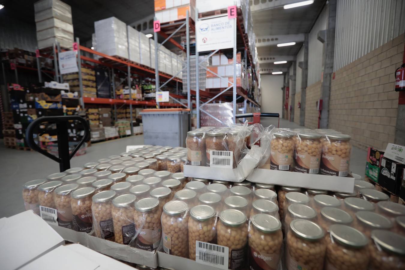 Fotos: El Banco de Alimentos de Valladolid lanza una campaña para llenar sus despensas