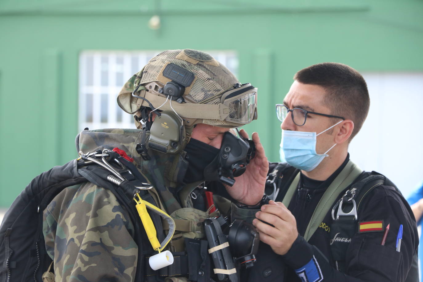 La Brigada Paracaidista pone en práctica el ejercicio Lone Paratrooper 2021 en el que 140 paracaidistas de España, Francia, Portugal y Estados Unidos se instruyen en el cielo inmejorable de la Academia Básica del Aire de la Virgen del Camino