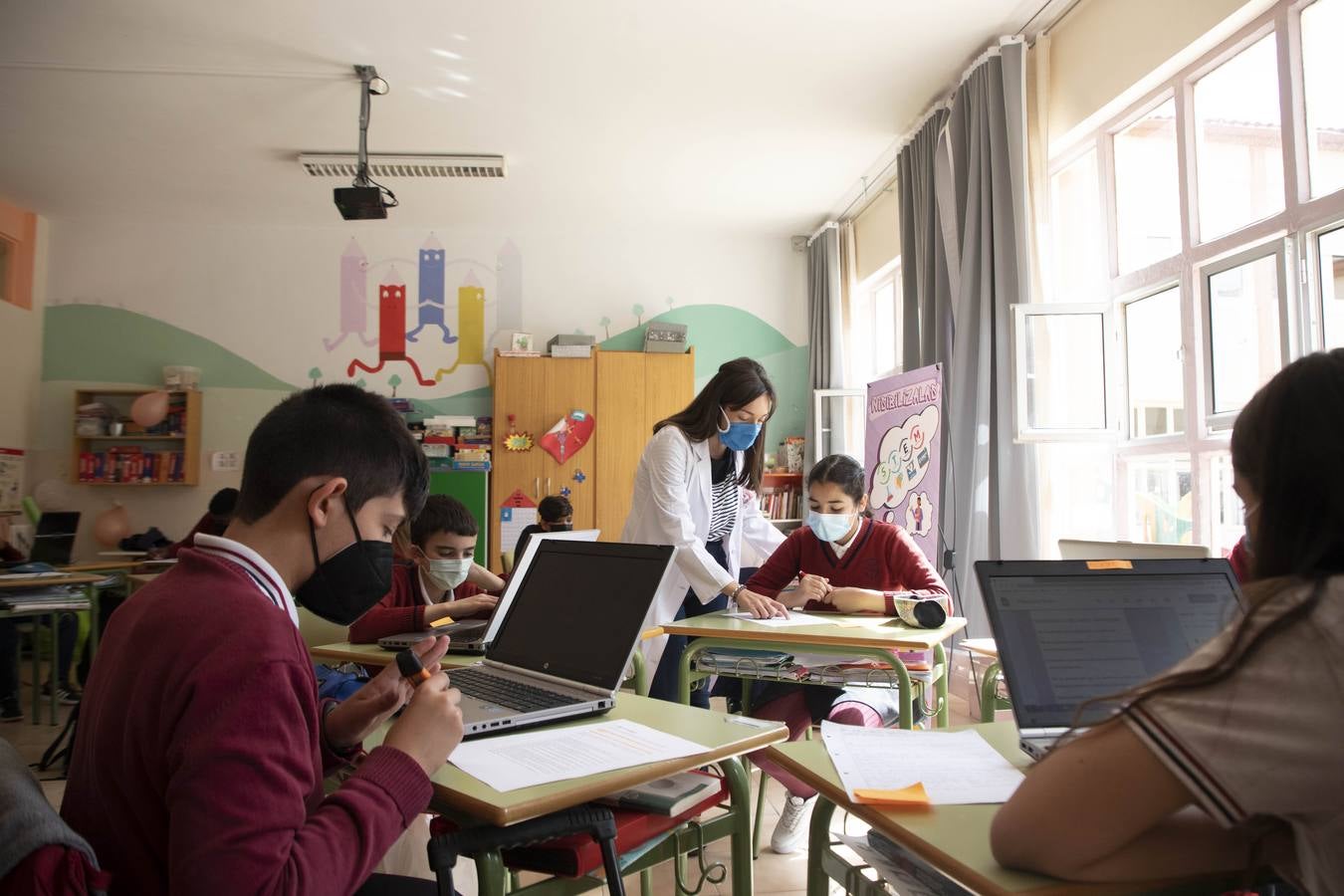 Fotos: El colegio Santa María Micaela de Valladolid participa en el concurso internacional Wisibilizalas