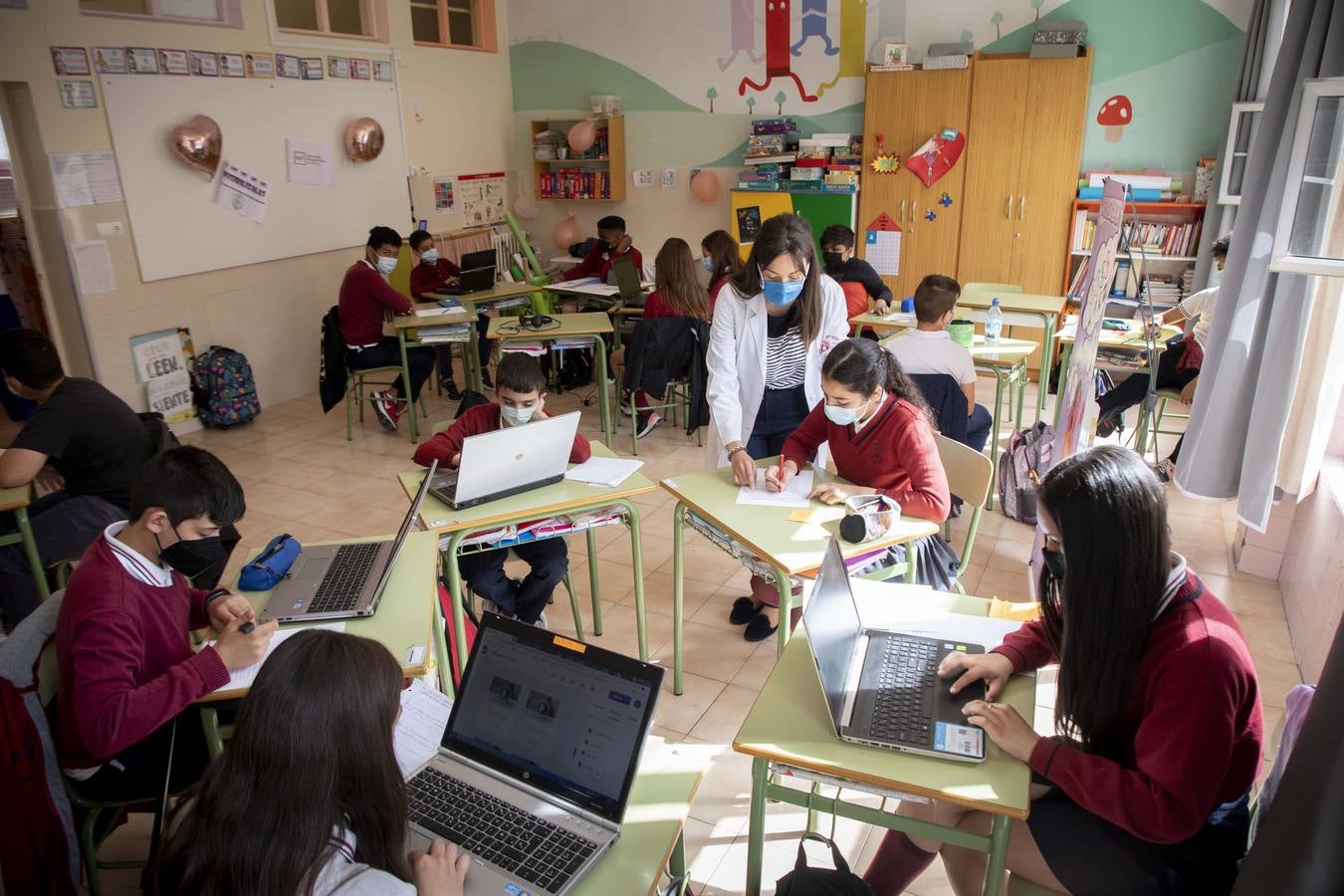 Fotos: El colegio Santa María Micaela de Valladolid participa en el concurso internacional Wisibilizalas
