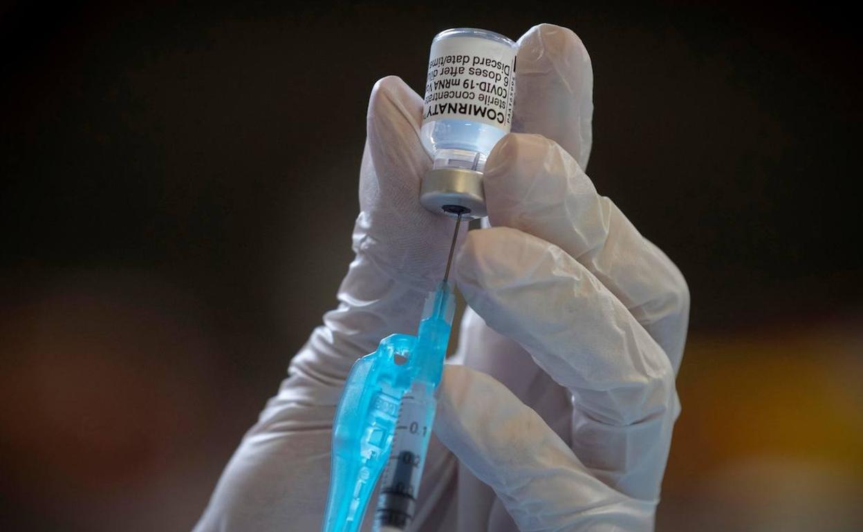 A Castilla y León no le salen las cuentas: faltan 34.285 dosis de vacunas