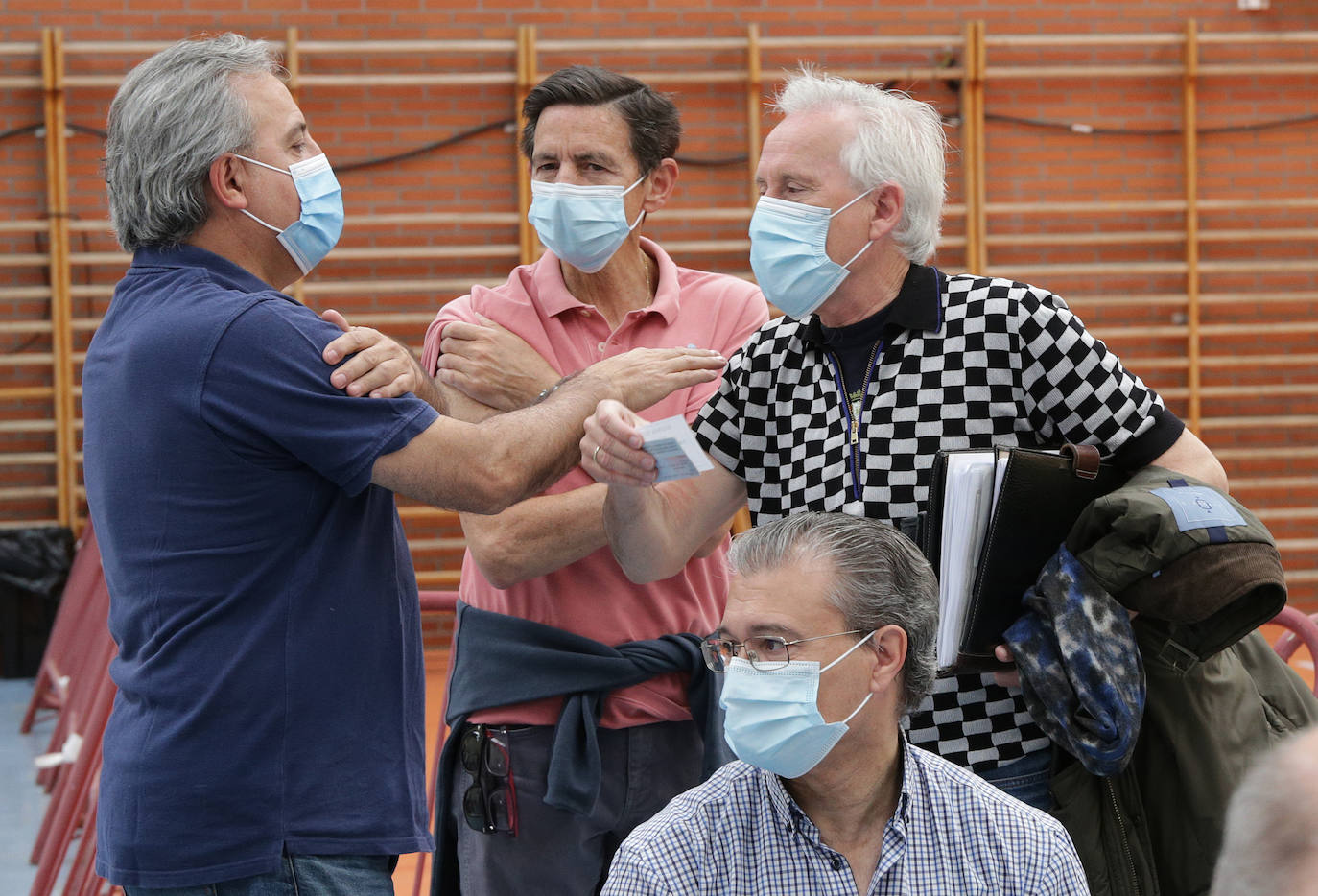 Fotos: Las cosechas de 1962 y 1963 reciben la vacuna en Palencia