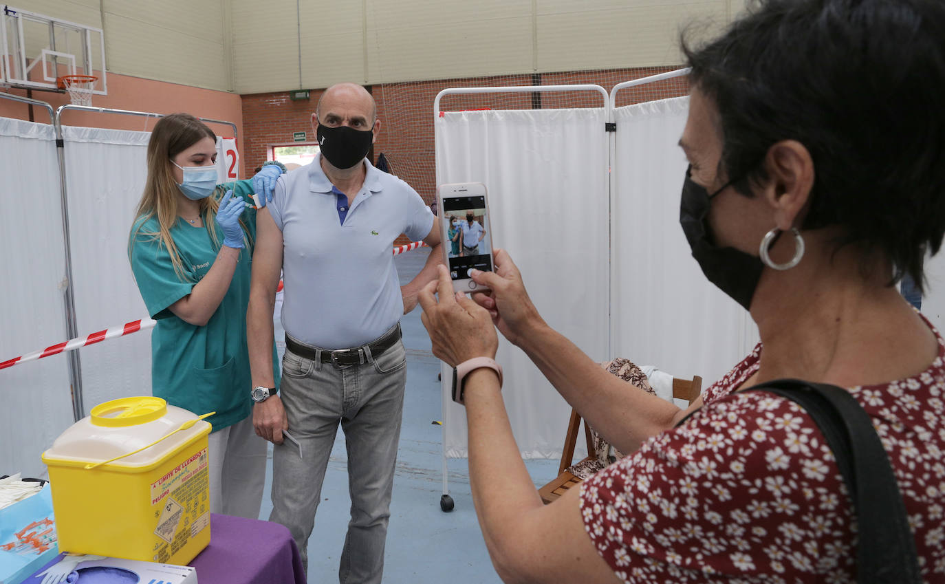 Fotos: Las cosechas de 1962 y 1963 reciben la vacuna en Palencia