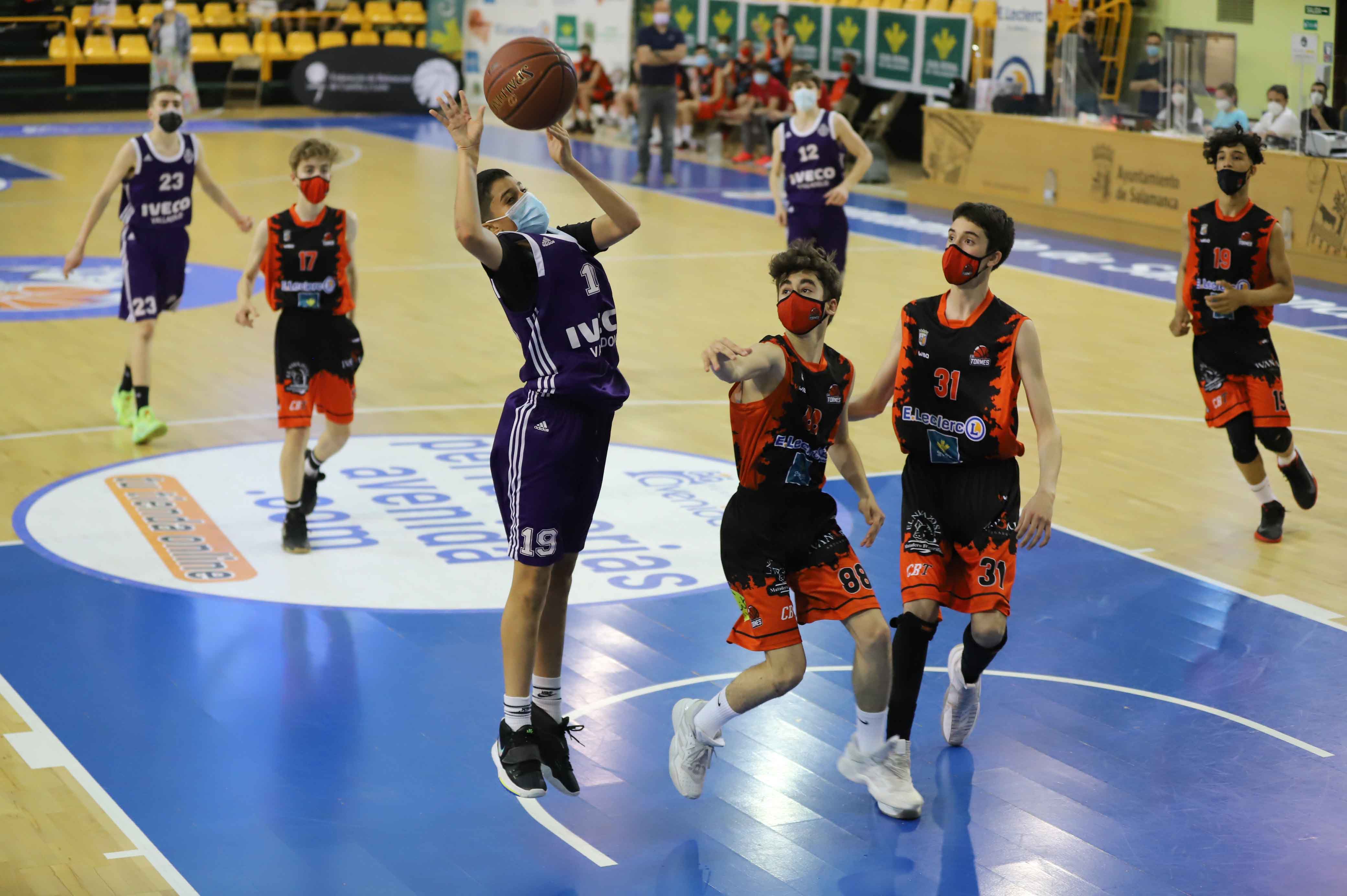 Final a cuatro masculina infantil E. Leclerc - Iveco Valladolid (65-53)