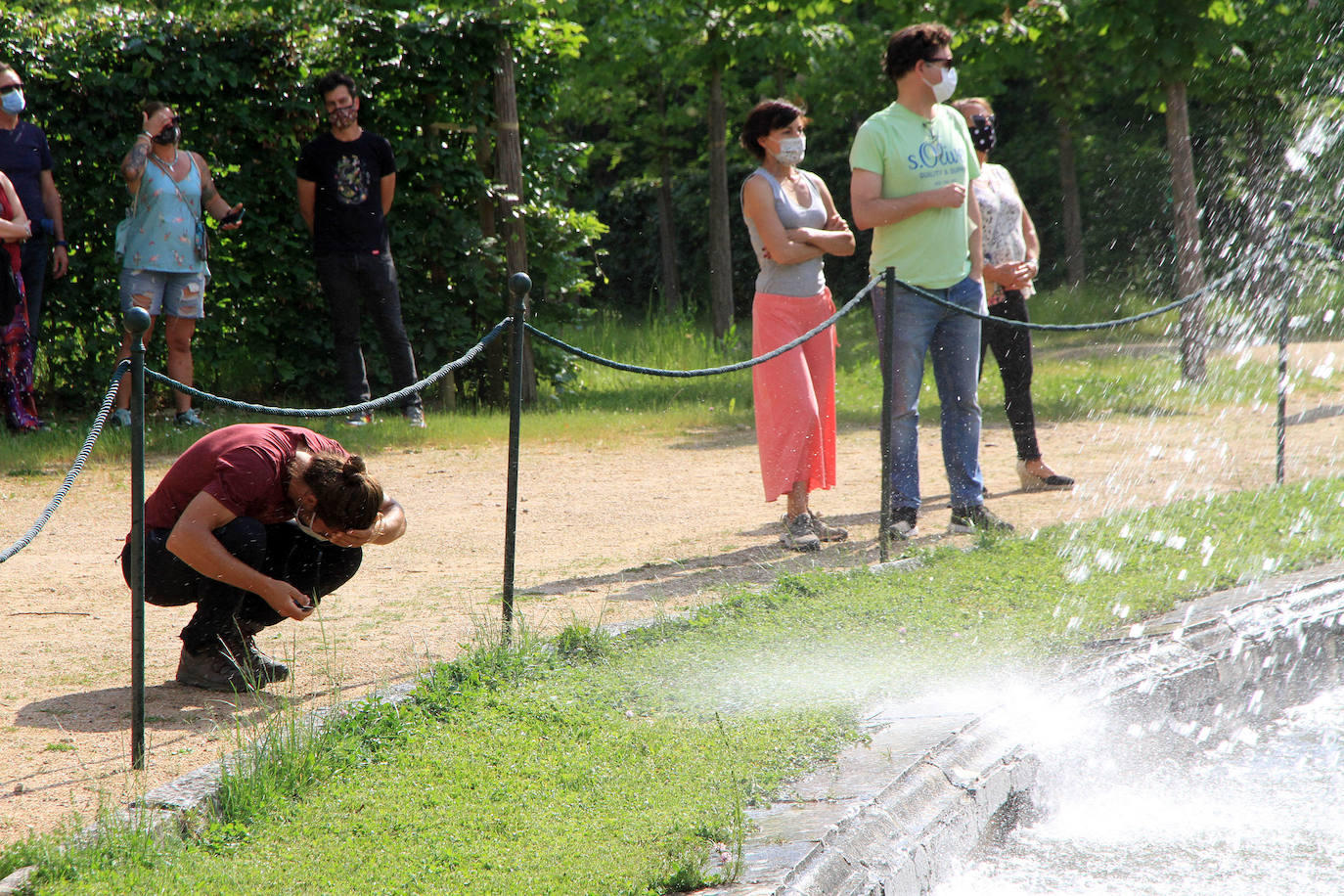 La fuente de las Ranas, en pleno apogeo de su coreografía acuática este domingo en La Granja. 