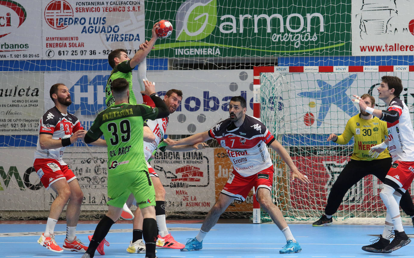 Encuentro entre el balonmano nnava y Anaitasuna. 