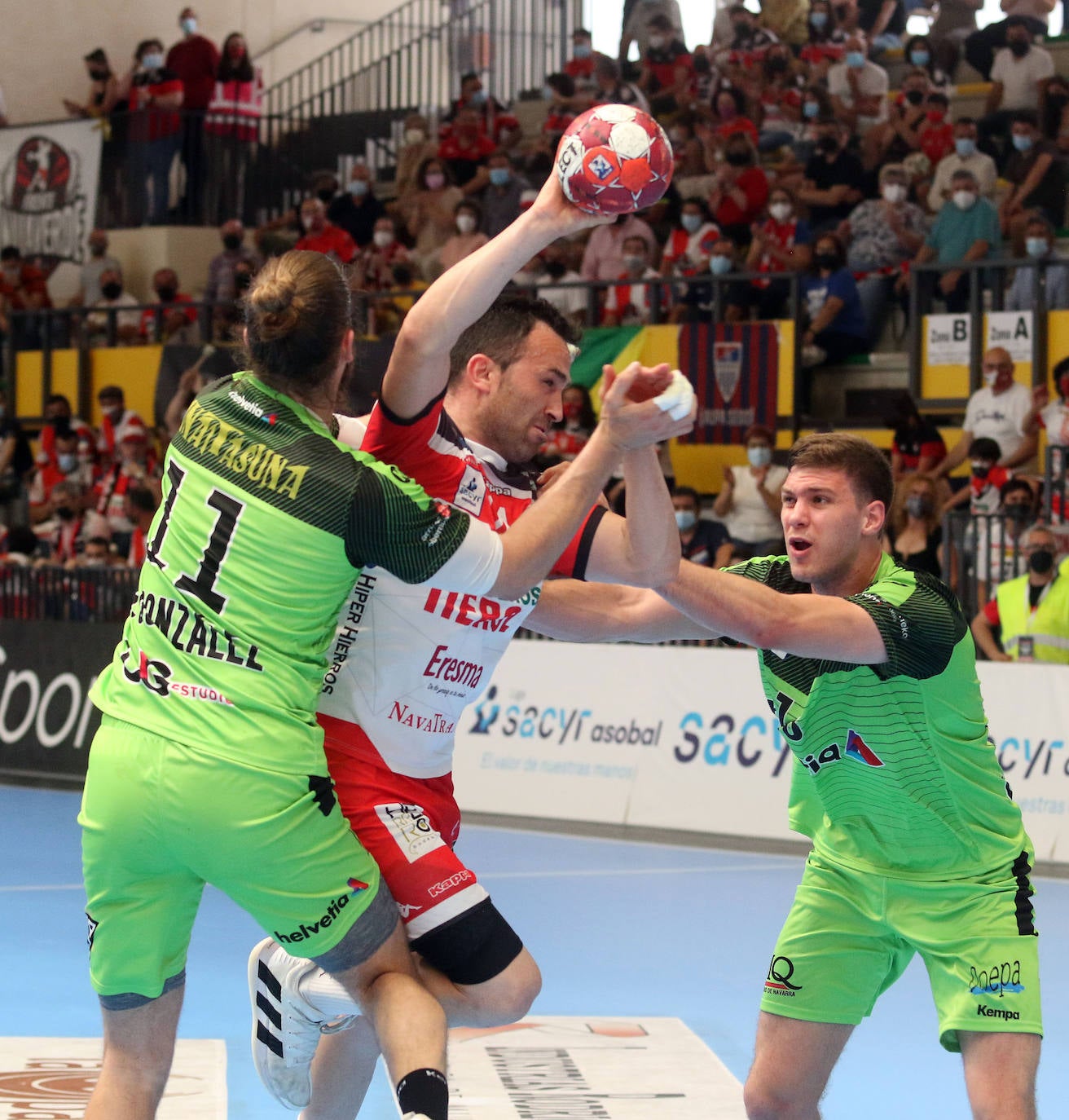 Encuentro entre el balonmano nnava y Anaitasuna. 