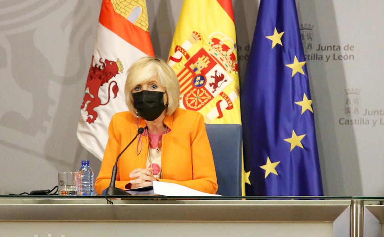 La consejera de Sanidad, Verónica Casado, durante la rueda de prensa. 