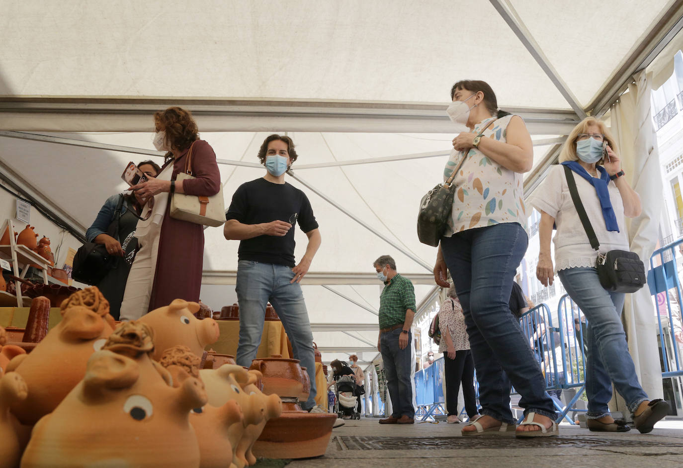 Fotos: Feria de cerámica en la Calle Mayor