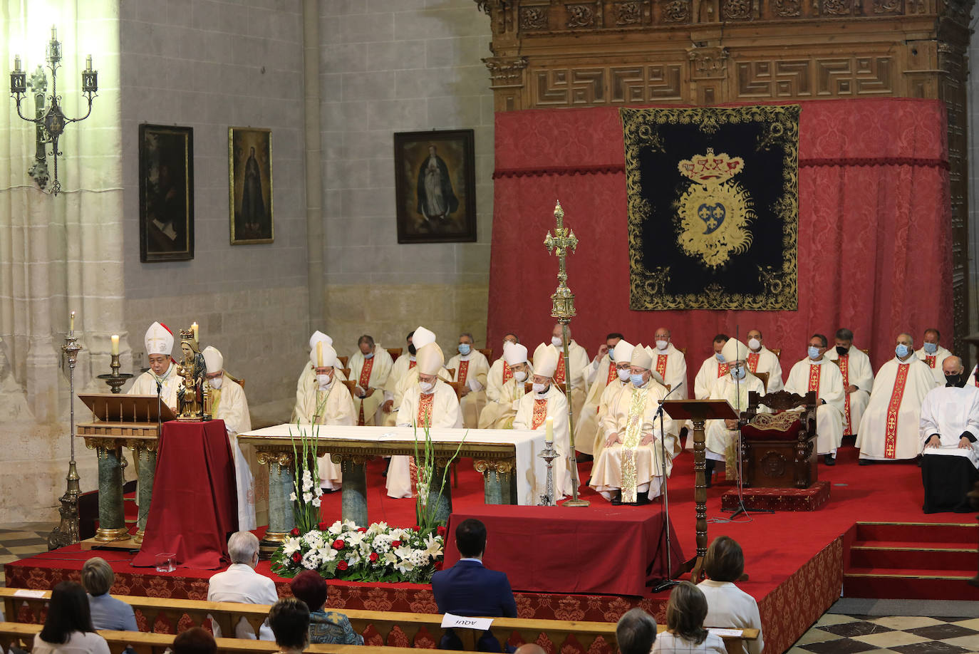 La eucaristía oficiada por el Nuncio del Papa y el obispo de Palencia se pudo ver desde cualquier punto del mundo.