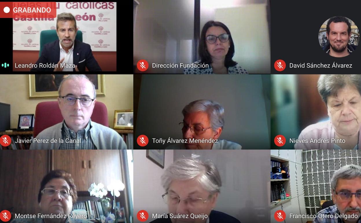 Asamblea de esculeas católicas celebrads de forma 'on-line'. 