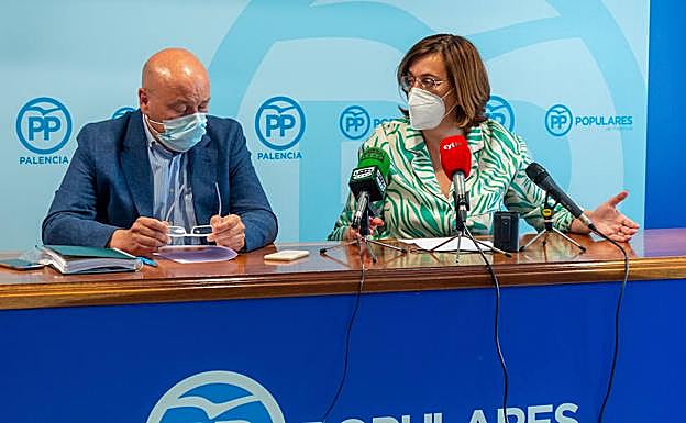 Luis Calderón y Ángeles Armisén.