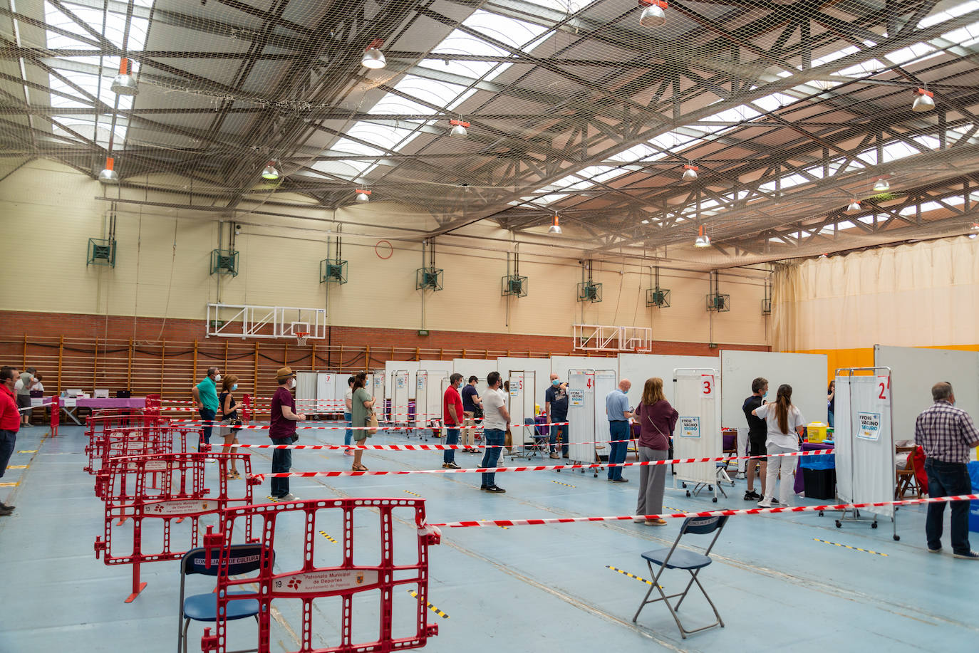 Fotos: Palencia vacuna a los nacidos en 1967 y 1968