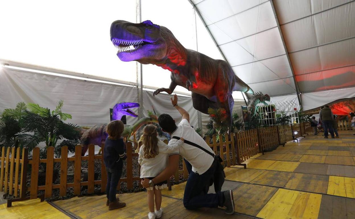 Llega a la Feria de Valladolid la mayor exposición de dinosaurios animatrónicos