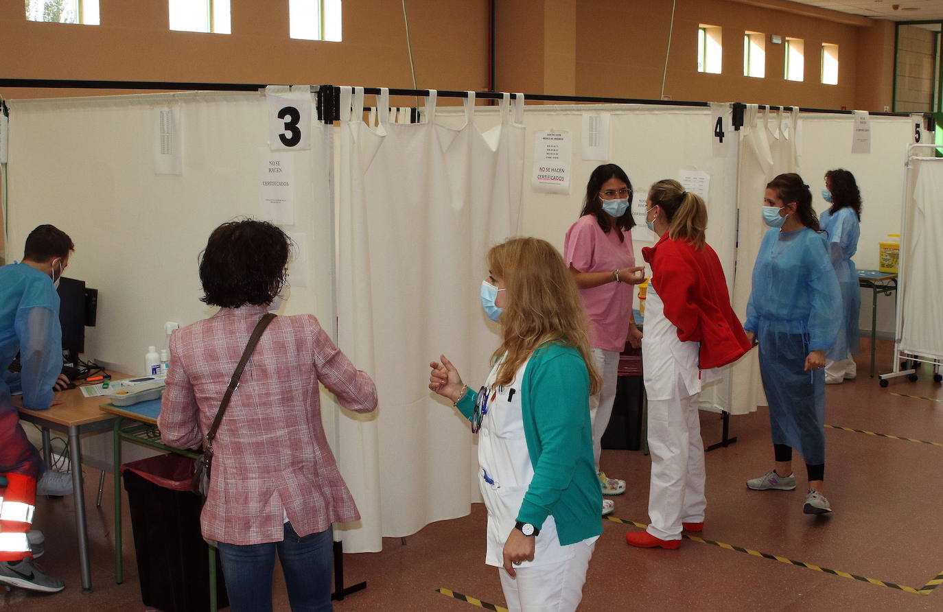 Vacunación en el pabellón Pedro Delgado.