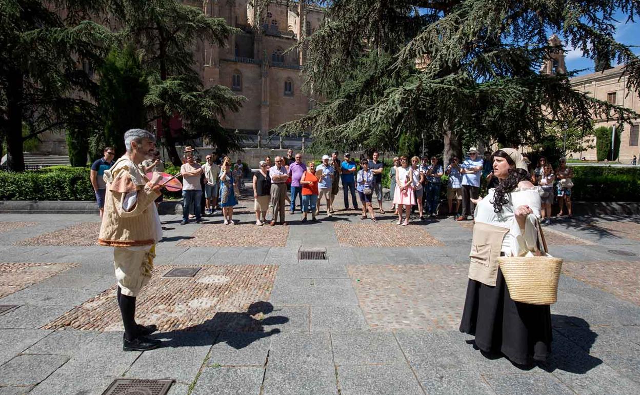 Una ruta teatralizada en Salamanca antes de la pandemia 
