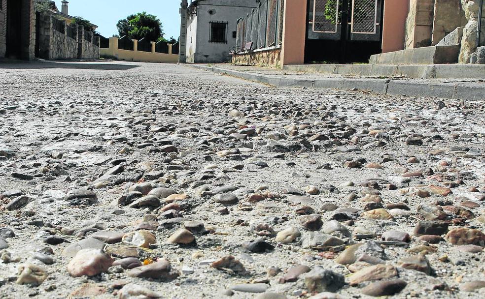 Calle de Fuentemilanos sin pavimentar. 