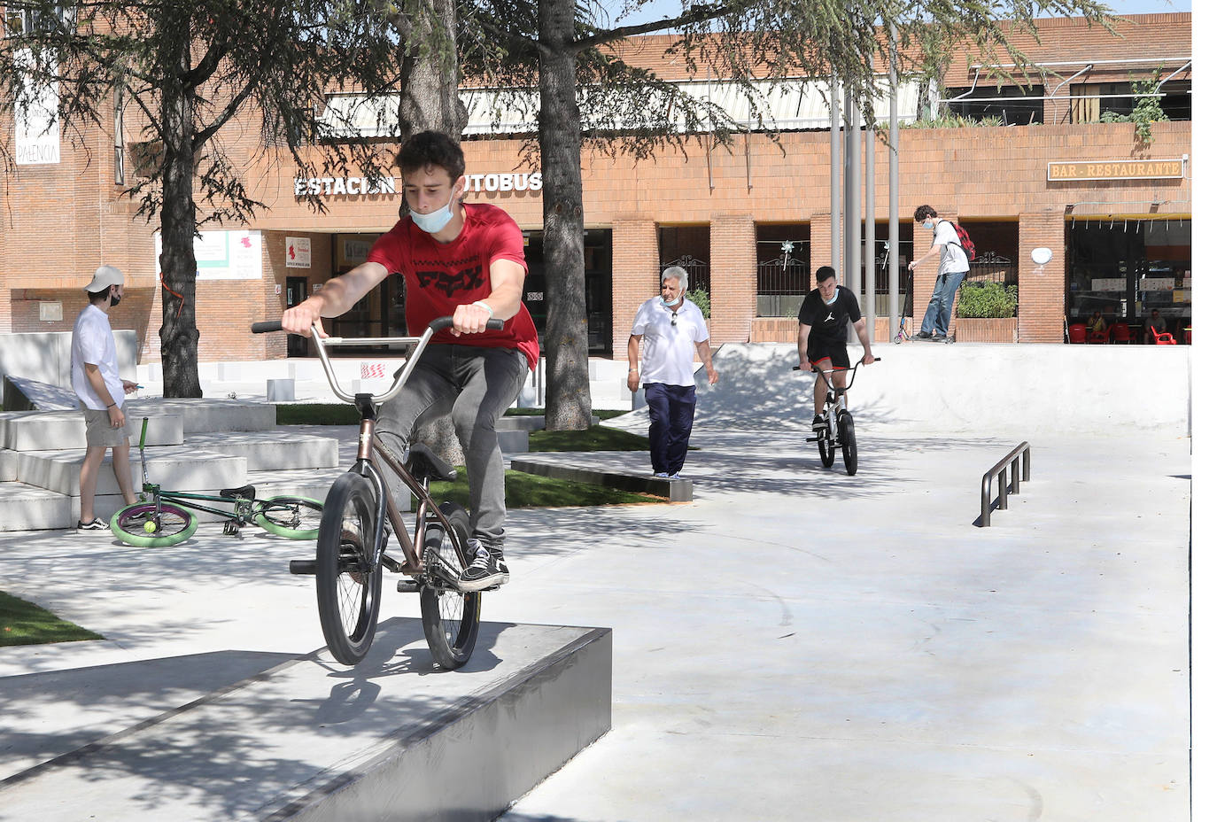 Fotos: Los Jardinillos lucen una imagen renovada al llegar a Palencia