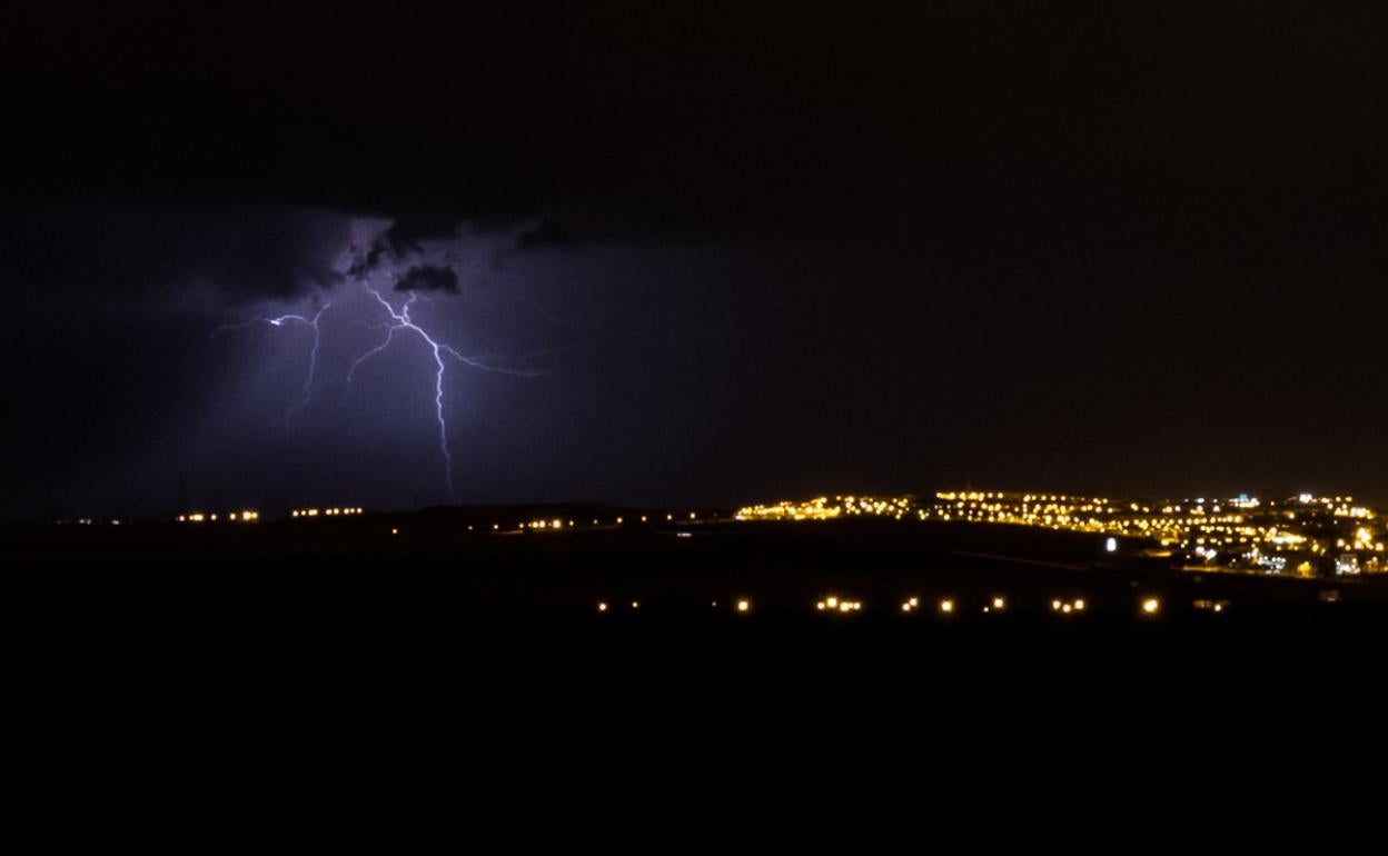 Un rayo cae en las cercanías de Salamanca 