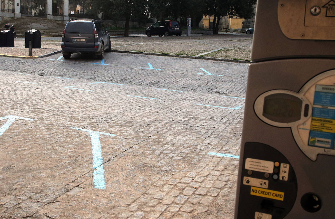 Zona ORA en la plaza de Día Sanz, junto al Acueducto.