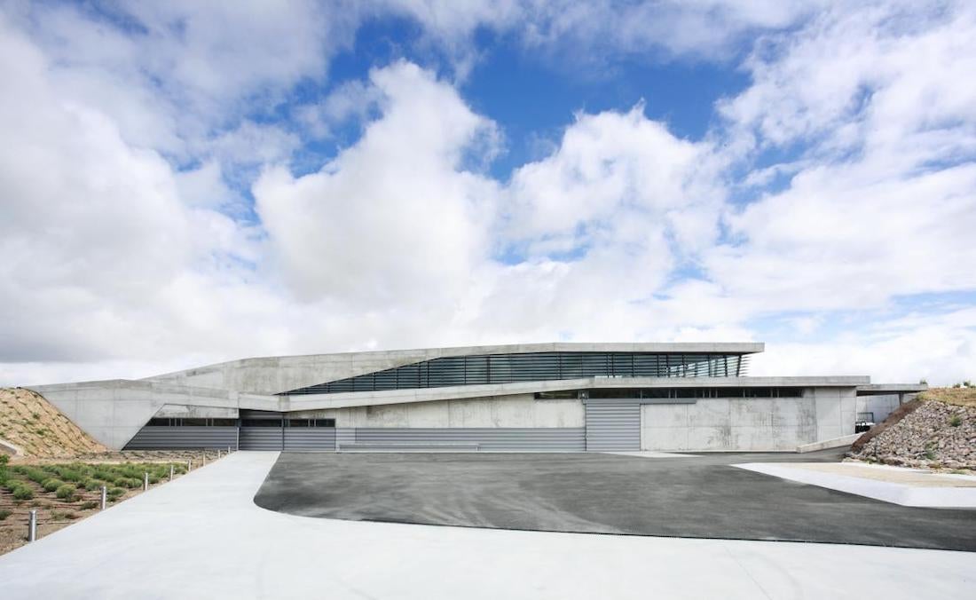 Bodega Tr3smano, en Padilla de Duero (Valladolid). Creada por el estudio de arquitectos Konkrit Blu