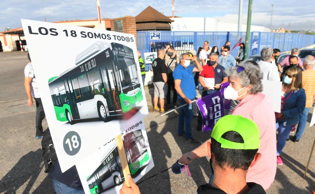 Un momento de la manifestación de los conductores, este viernes.