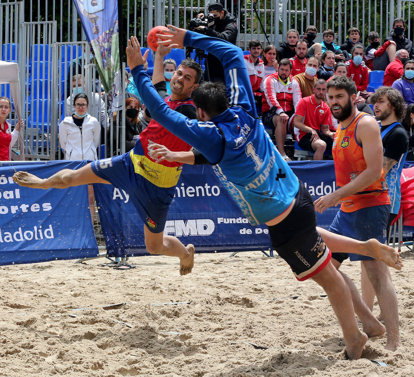 Fotos: III Torneo Ciudad de Valladolid de balonmano playa