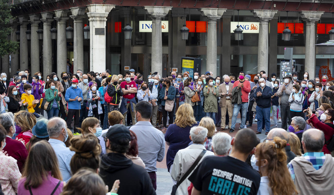 África, de 56 años, recibió cerca de veinte puñaladas con un cuchillo de cocina. 