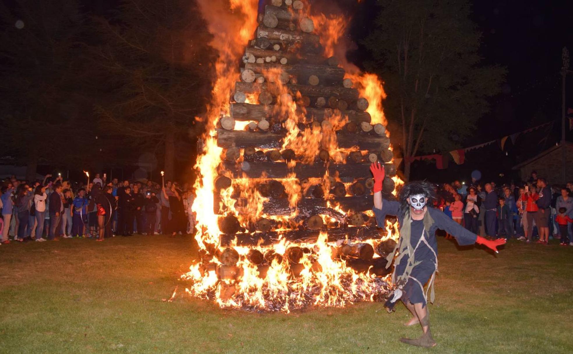 Noche de San Juan en Velilla del Río Carrión. 
