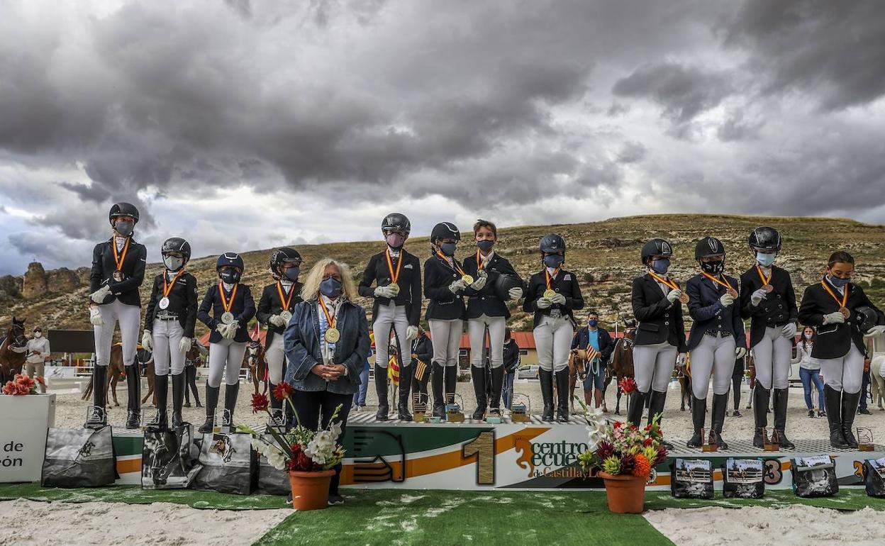 Los catalanes del equipo Mickey Mouse, campeones de España de doma clásica por equipos