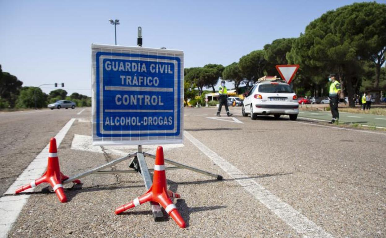 Control preventivo de la Guardia Civil en el Pinar de Antequera.