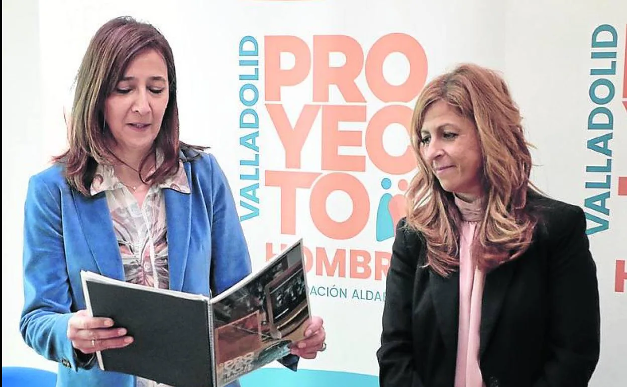 La directora de Proyecto Hombre Valladolid, Paz de la Puente y la subdirectora, Ana Macías 