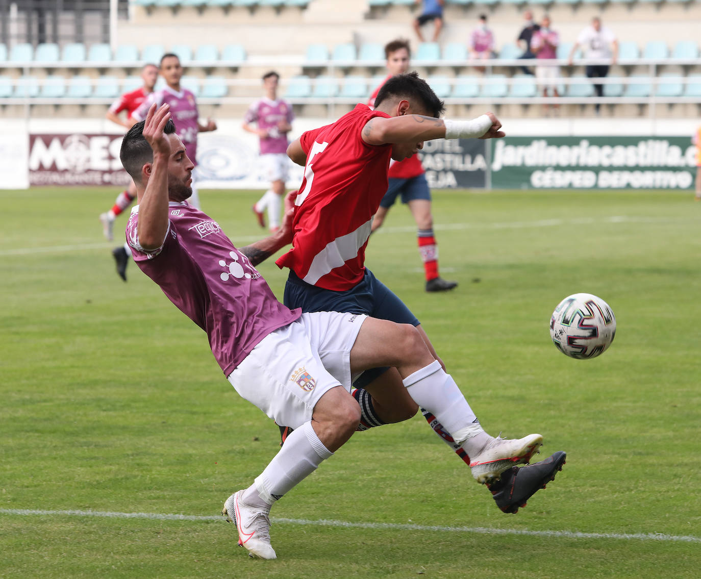 Los jugadores de Pechu doblegan a su rival y son nuevo equipo de Tercera RFEF.