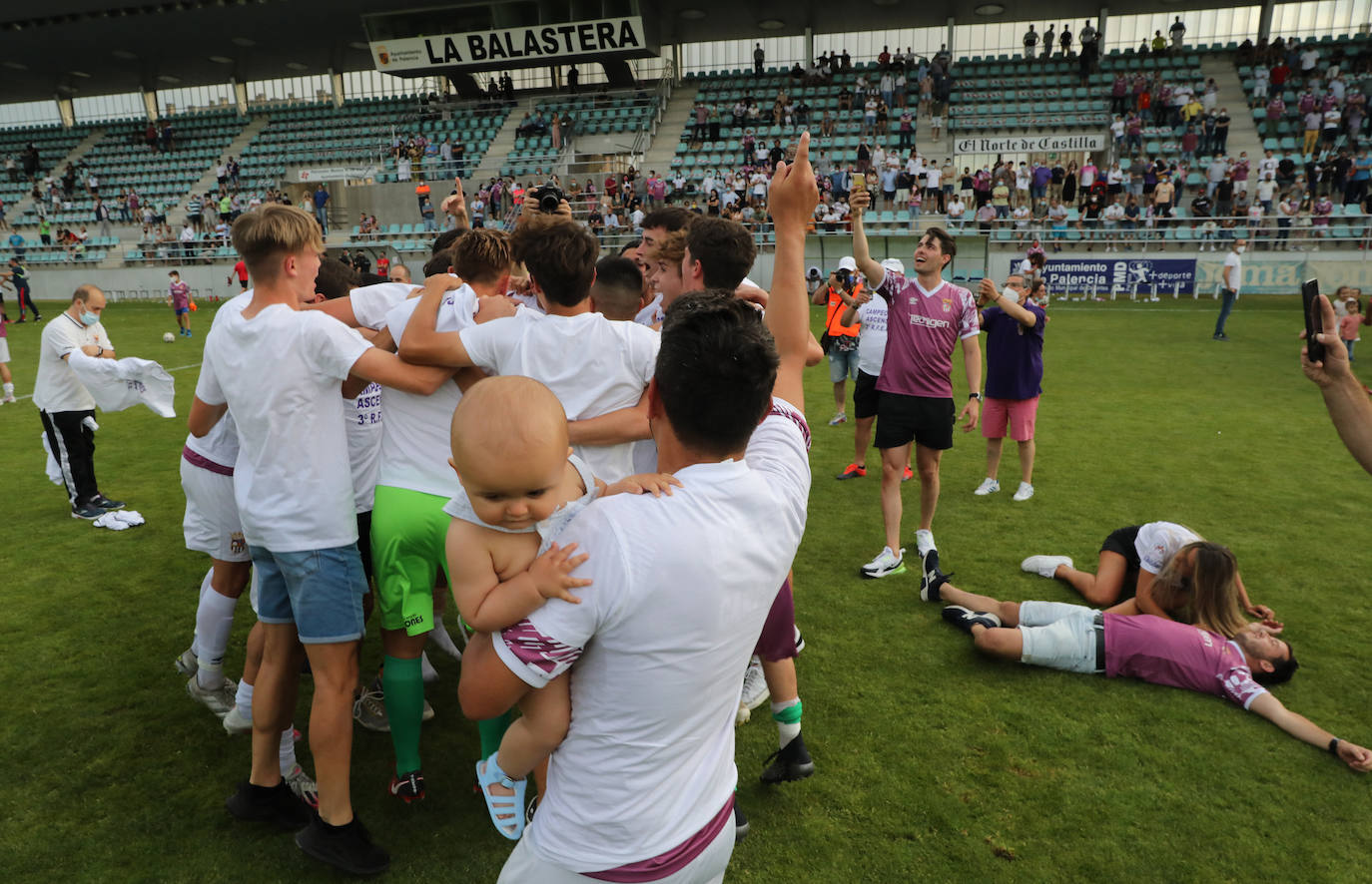 Los jugadores de Pechu doblegan a su rival y son nuevo equipo de Tercera RFEF.